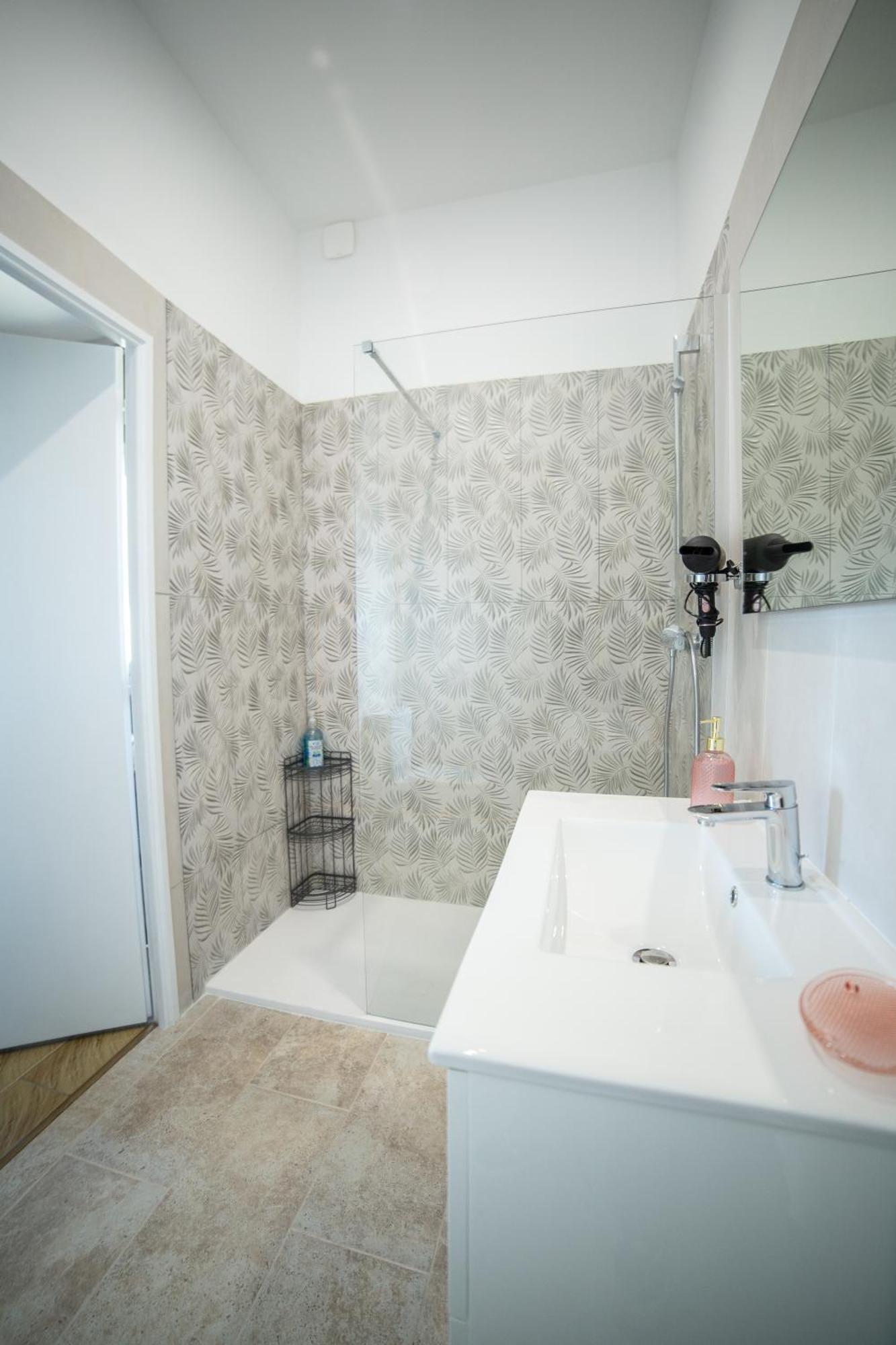Face Cite - Chambres D'Hotes - Parking & Garage Gratuit - Wi-Fi Gratuit Carcassone Exterior photo